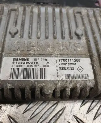 Renault Scenic I Gearbox control unit/module 7700111209 S105280015 7700110261