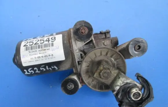 Hyundai Accent Front wiper linkage and motor