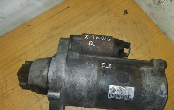 Nissan X-Trail T30 Starter motor 233008H801 M008T71471