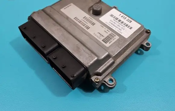 Volvo S40 Engine control unit/module ECU 30650677 IMPRK1413328