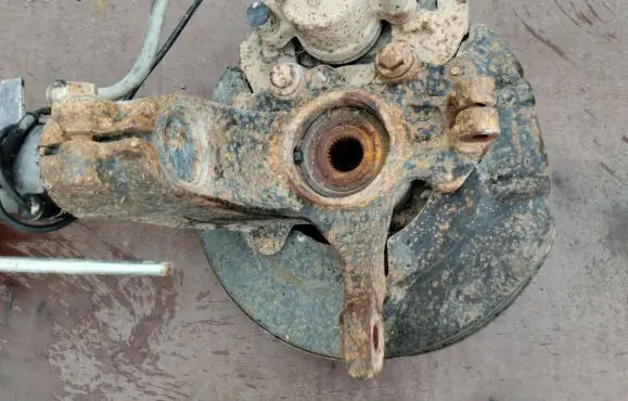 Ford Focus Front wheel hub spindle knuckle 1702855