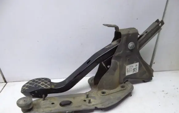 Volkswagen Transporter - Caravelle T5 Brake pedal 7E1721057B