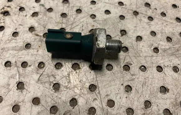 Volkswagen Caddy Oil pressure sensor 036919081