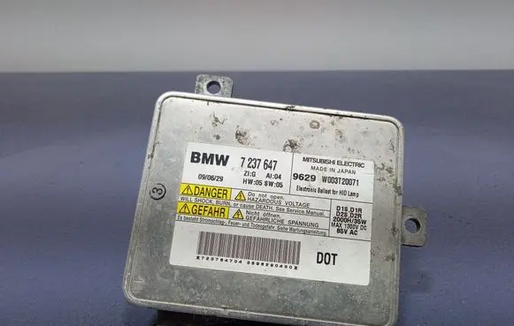 BMW X1 E84 Voltage converter/converter module 7237647