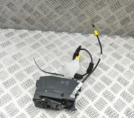 Peugeot 308 Rear door lock 9826111580