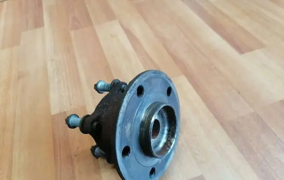 Mercedes-Benz B W245 Rear wheel hub A1699810027 1699810027 41000S03