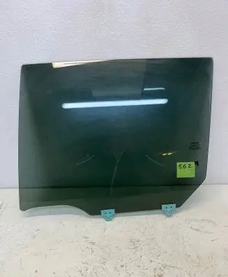 Nissan Leaf I (ZE0) Rear door window glass 43R007953