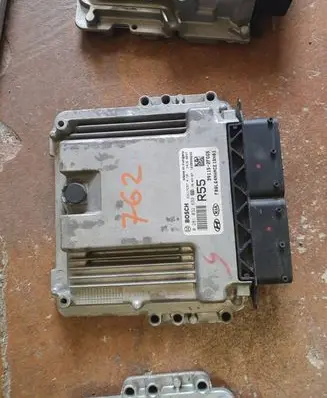 KIA Sportage Engine control unit/module 0281032639 391152FGG5