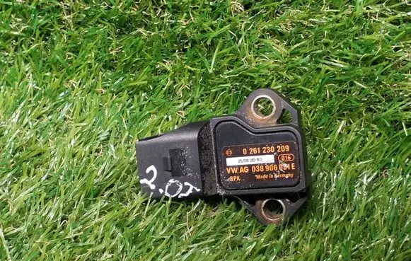 Audi A4 S4 B8 8K Air pressure sensor 038906051E 0261230209