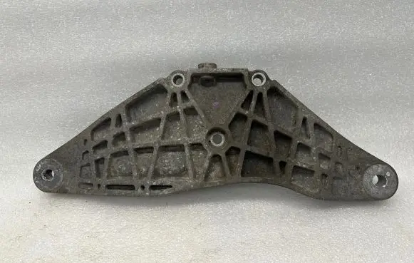 Audi A4 S4 B6 8E 8H Rear differential/diff mount bracket 8E0599287K