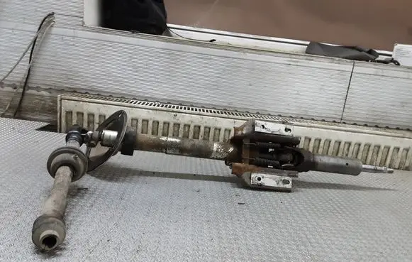 Hyundai Galloper Steering wheel axle GU935001