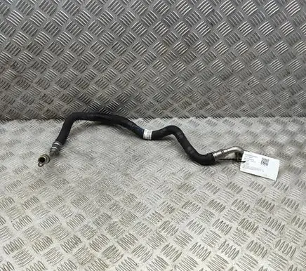 Aston Martin DBX Engine coolant pipe/hose PY836B747CC