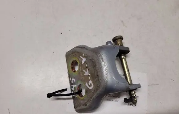 Peugeot 407 Rear door upper hinge