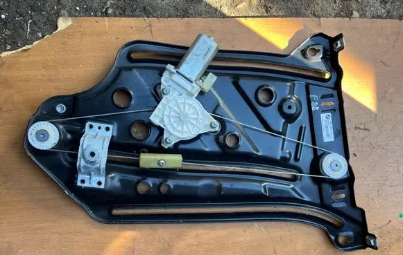 BMW 1 E82 E88 Rear door window regulator with motor 7165593 6978847