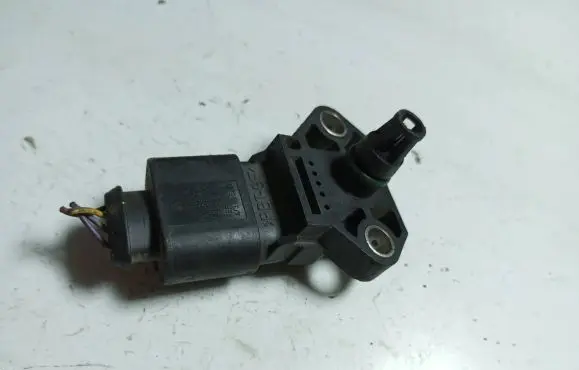 Volkswagen Touran I Air pressure sensor 038906051B 0281002399