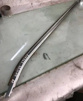 BMW X4 G02 Rubber seal front door window/glass 