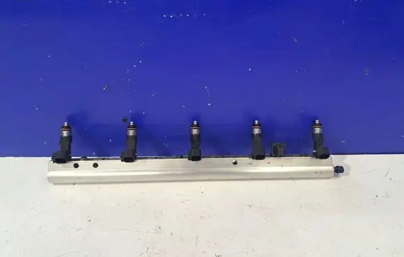 Volvo V60 Fuel main line pipe 31355799 30757534