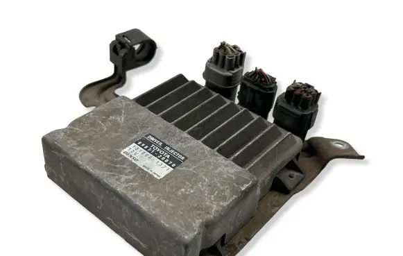 Toyota Avensis T250 Fuel injection control unit/module 1310001371 8987120070