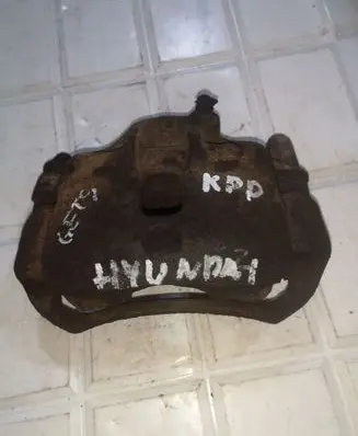 Front brake caliper