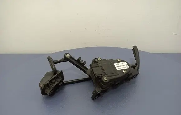 Renault Kangoo I Accelerator throttle pedal 8200089851