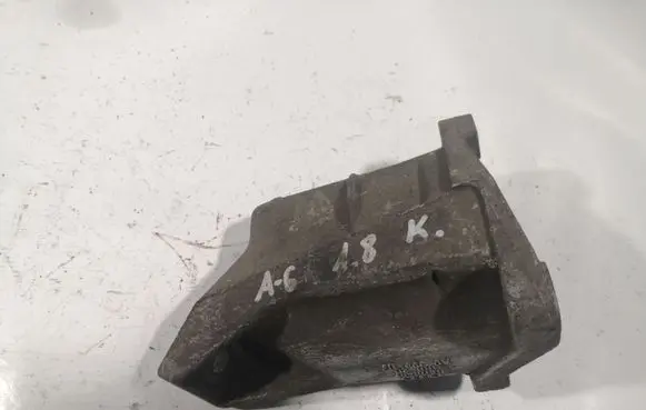 Audi A6 S6 C5 4B Engine mounting bracket 4A0399113J
