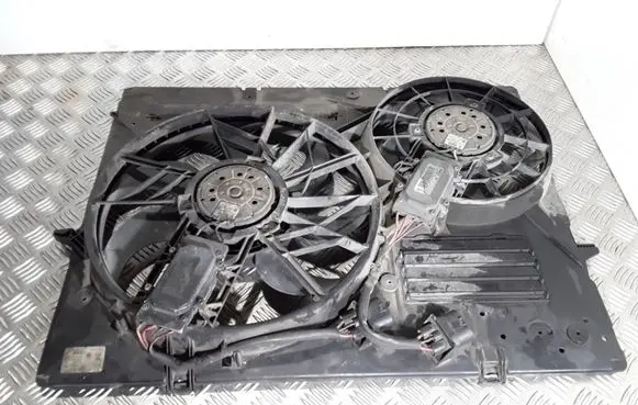 Volkswagen Touareg I Radiator cooling fan shroud 7L0121203F 1137328173 0130303293