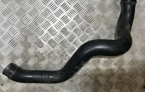 Volvo S40, V40 Air intake hose/pipe 30883247