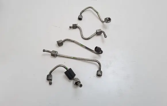 Opel Insignia A Fuel injector supply line/pipe 
