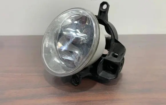 Toyota Verso Front fog light 90008497 8122002110