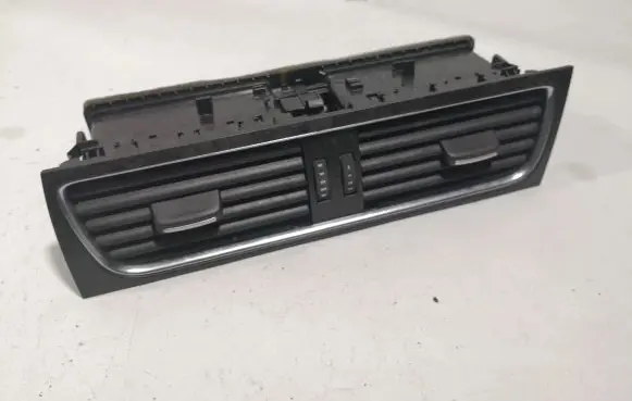 Audi A5 Sportback 8TA Dash center air vent grill 8T2820951B