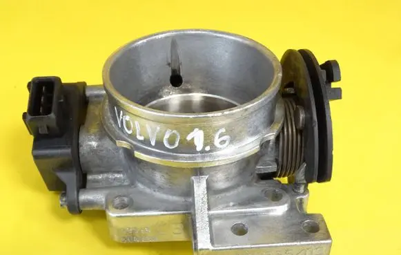 Volvo 460 Throttle body valve 461365