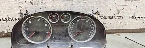 Volkswagen PASSAT B5.5 Speedometer (instrument cluster) 3B0920829A VWZ7Z0D9654591