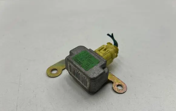 Mazda Premacy Airbag deployment crash/impact sensor C10057KD0A 9G26A SISJH
