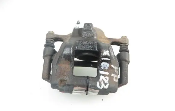 Toyota Auris E180 Front brake caliper