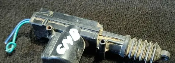 Chevrolet TrailBlazer Fuel tank cap lock 