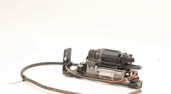 BMW 5 F10 F11 Air suspension compressor 5779875