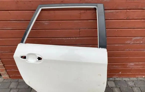 Toyota Verso-S Rear door