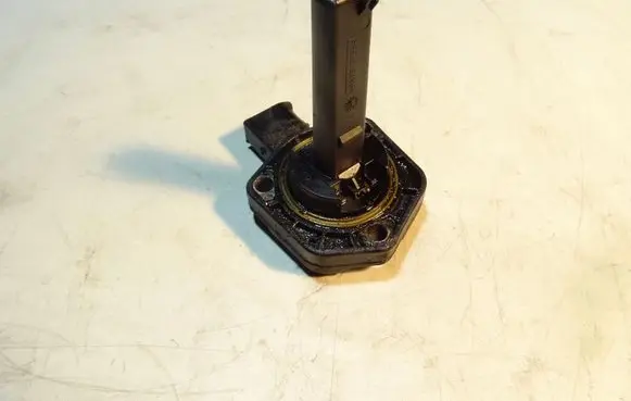 BMW 3 E90 E91 Oil level sensor 7501786