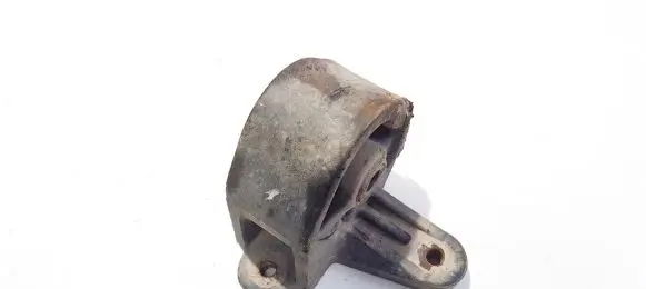 Honda Civic Engine mount bracket