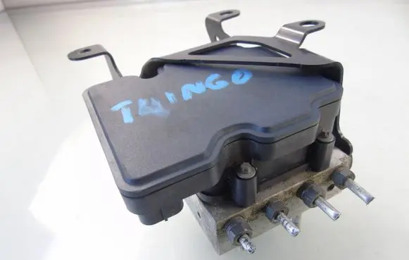 Renault Twingo III ABS Pump 476604794R