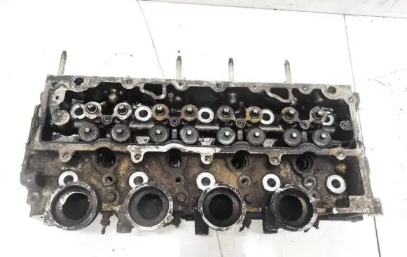 Mazda 2 Engine head b0711544