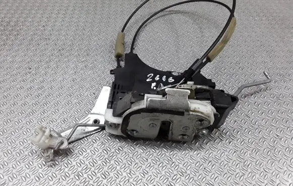 Mitsubishi Grandis Front door lock