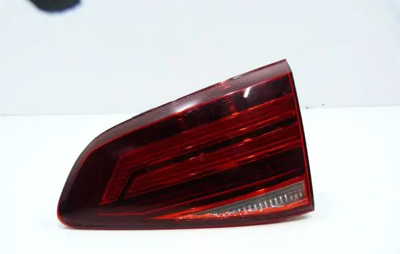 Volkswagen Golf VII Tailgate rear/tail lights