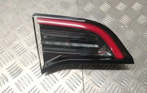 Tesla Model 3 Rear/tail lights 2SD2715015