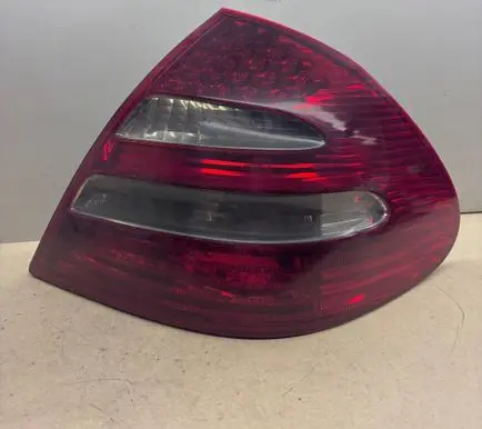 Mercedes-Benz E W211 Rear/tail lights A2118200664 334010