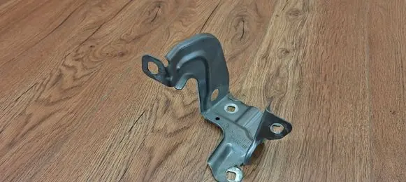 Fender mounting bracket