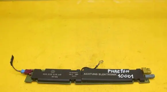 Volkswagen Phaeton Aerial antenna amplifier 3D0035225AR