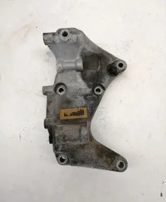 Volvo XC90 Generator/alternator bracket 31430704