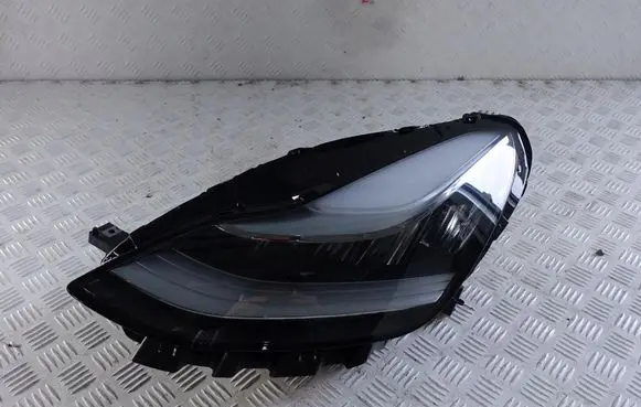 Tesla Model 3 Headlight/headlamp 111079600D