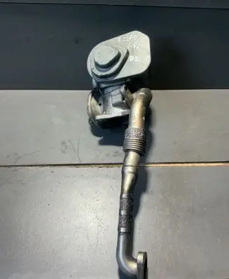 Volkswagen Golf V Throttle valve 038128063G